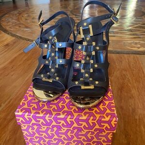 Tory Burch Stylish Black and Gold Women's Heel Sandals - Size 7
